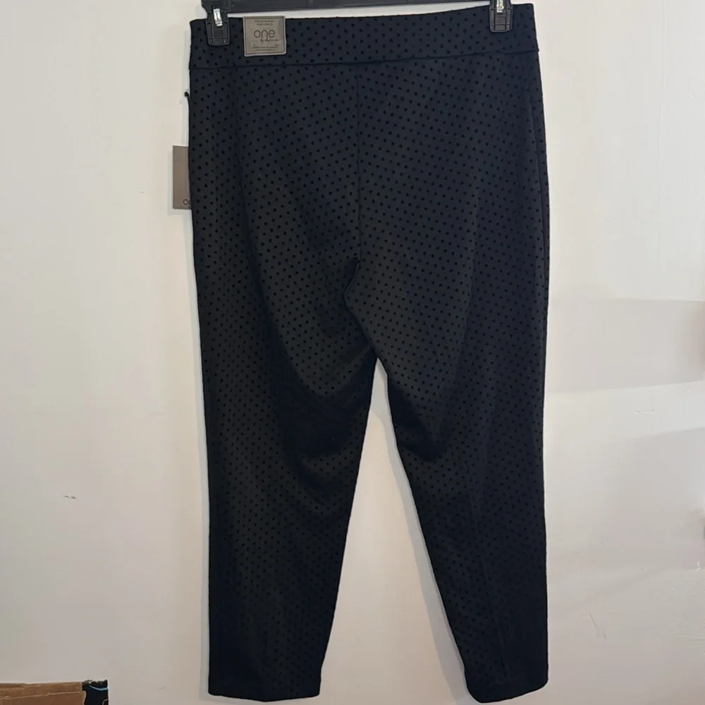 One Pants, Black Polka Dot Pull On in Size 1X NWT‎
